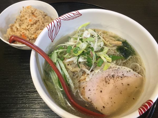 「【夏季限定】冷たいしおらーめん+だしごはん(¥880+20)」@麺処 あす花の写真