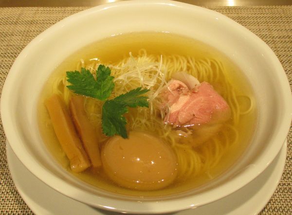 「塩そば（並）＋味玉　650円＋100円」@成城青果の写真