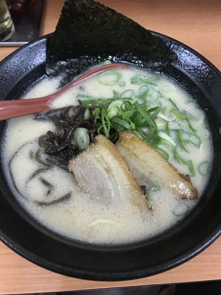 「豚骨白」@博多らーめん 一心堂 新中野店の写真