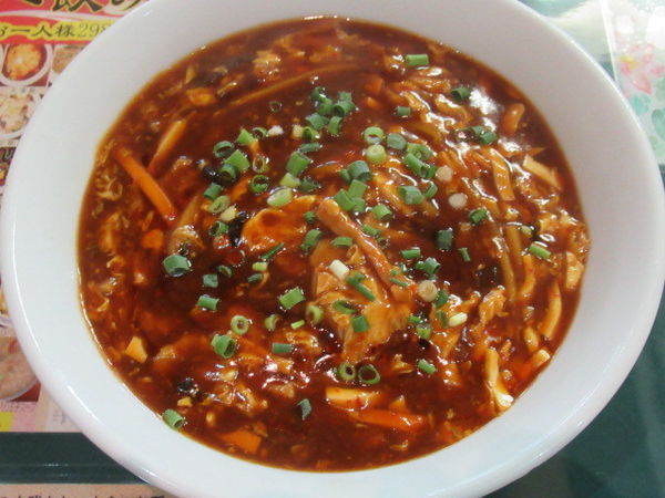 「酸辣湯麺（880円）」@東祥飯店の写真