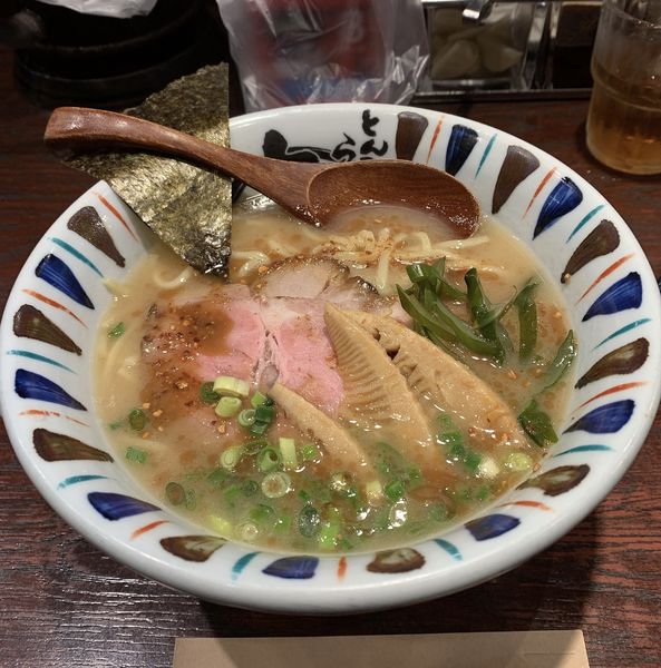 「七志らーめん770円＋半餃子」@七志 渋谷道玄坂店の写真