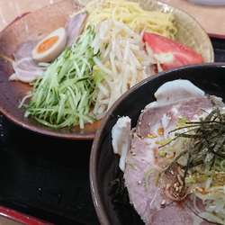 冷やしごまみそつけめん