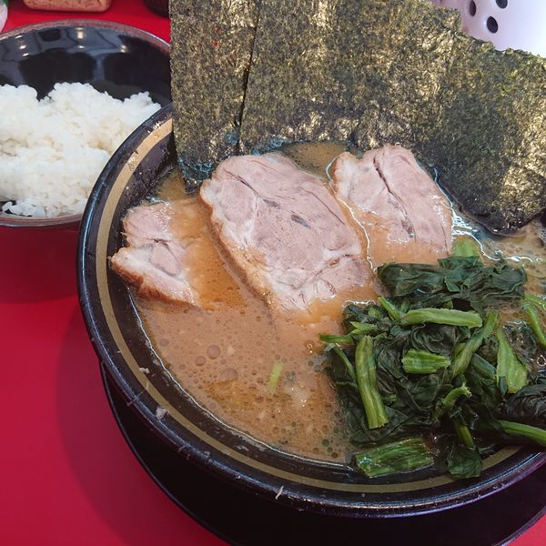 「チャーシューメン(3枚)850円(硬め)、半ライス60円」@家系ラーメン 王道 神道家の写真
