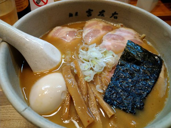 「味玉らーめん、チャーシュー3枚増し、ビール」@麺屋吉左右の写真