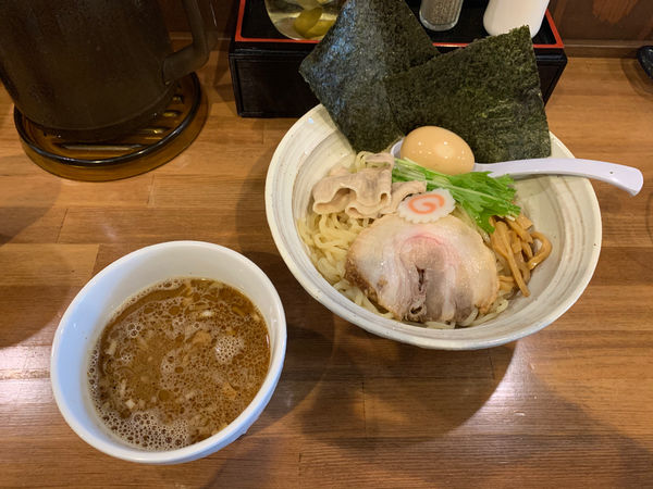「魚介豚骨つけ麺煮玉子＋のり」@らぁめん 麺彩家の写真