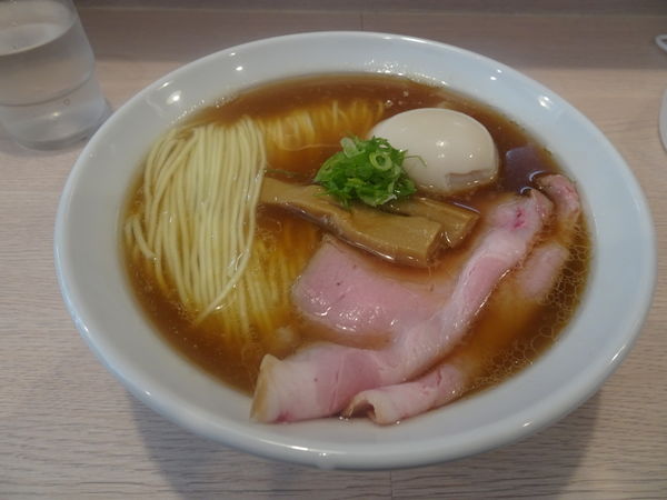 「特製醤油らーめん 950円」@麺笑巧真の写真