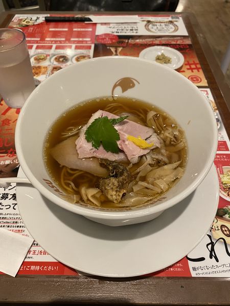 「琥珀潮ラーメン+〆バターごはん(並)」@潮ラーメン でんやすの写真