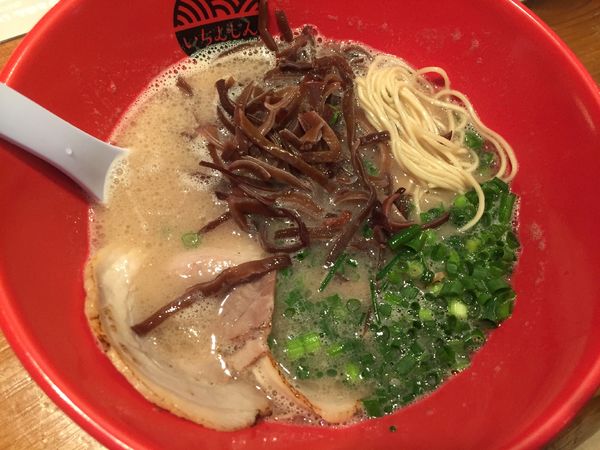 「豚骨らぁめん¥650+替玉¥100」@いちむじんの写真