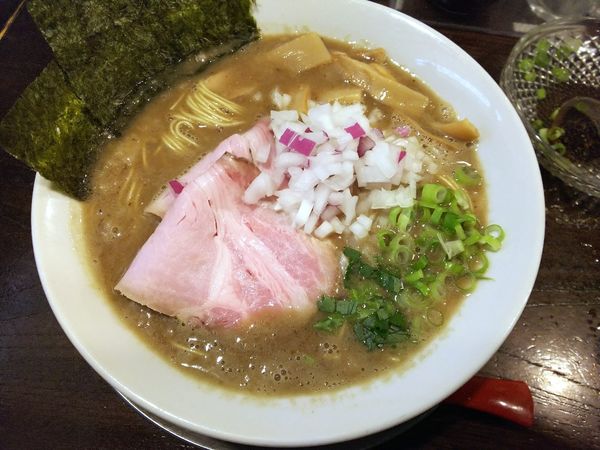 「濃厚煮干し白湯そば」@立ち呑み居酒屋 金町製麺の写真