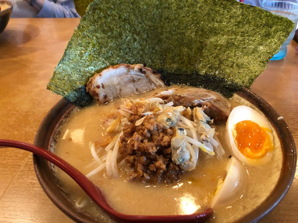 「江戸前味噌炙りチャーシュー２枚のせ　1000円」@みそ屋 田所商店 WBG店の写真