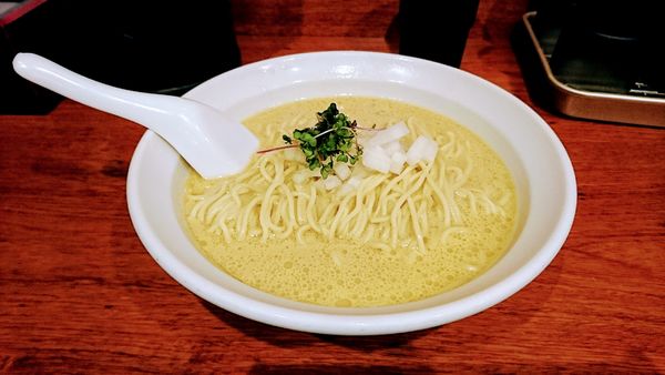 「【限定】冷や牡蠣×山陰産梅雨伊佐木」@麺処 にぼし香 横浜店の写真