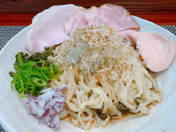 「ニボまぜ　冷やしver」@麺や 睡蓮の写真