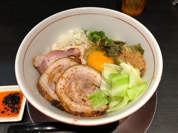 「あぶらそば+チャーシュー」@つけ麺 中華そば アンタイNOODLESの写真