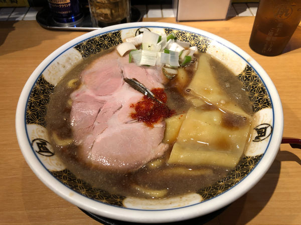 「すごい煮干ラーメン」@すごい煮干ラーメン凪 新宿ゴールデン街店 別館の写真