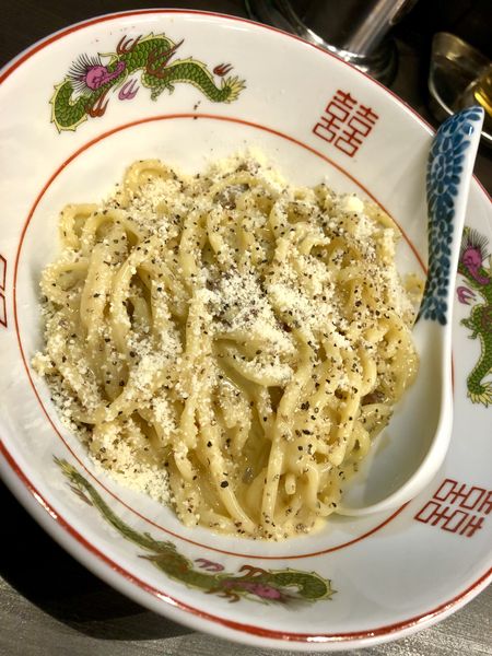 「【限定】生玉子と粉チーズと黒胡椒のまぜそば ￥850」@中華麺きなりの写真
