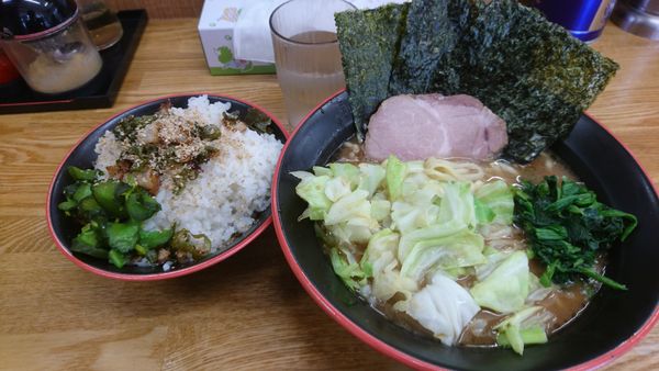 「味噌ラーメン＋キャベツ」@麺家 紫極の写真