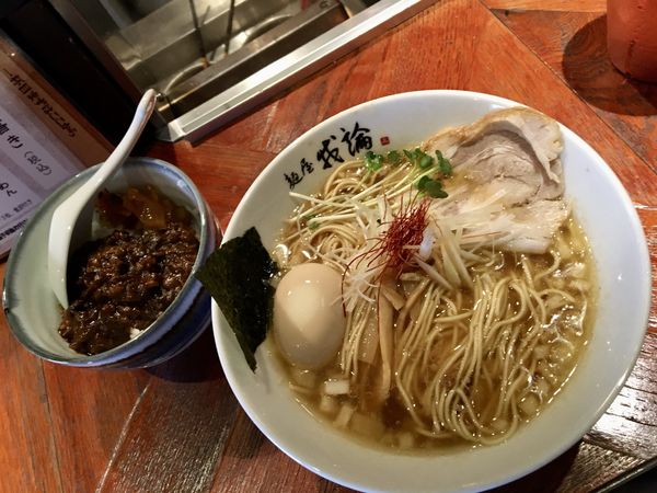 「生姜香る淡麗醤油ら〜めん＋ミニ究極の牛すじカレー」@麺屋 我論の写真