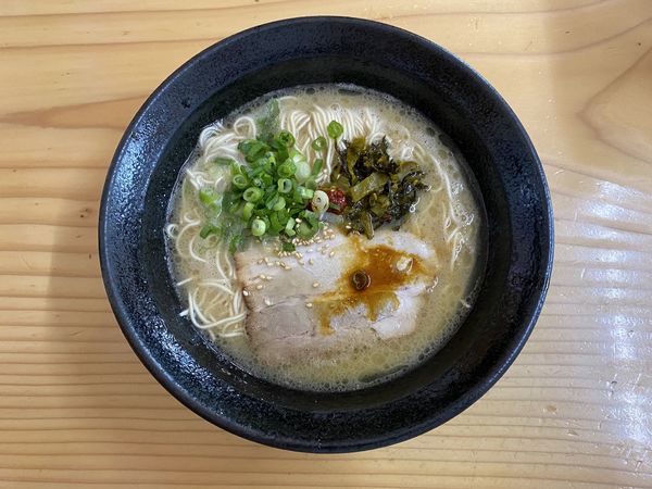 「特製豚骨ラーメン780」@極上豚骨ラーメン カンミナ 白鳥店の写真