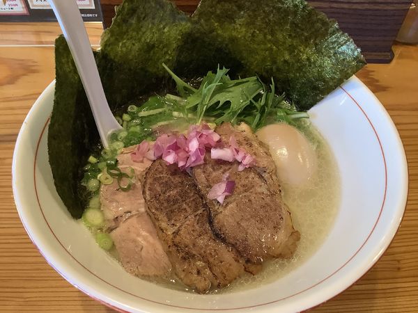 「塩らーめん700円＋トッピングセット250円」@創麺 どすんの写真