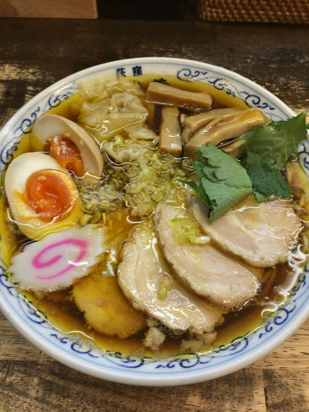 「熟成中華そば 全部入り」@二葉 上荻店の写真