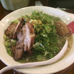 とんこつしょう油らーめん