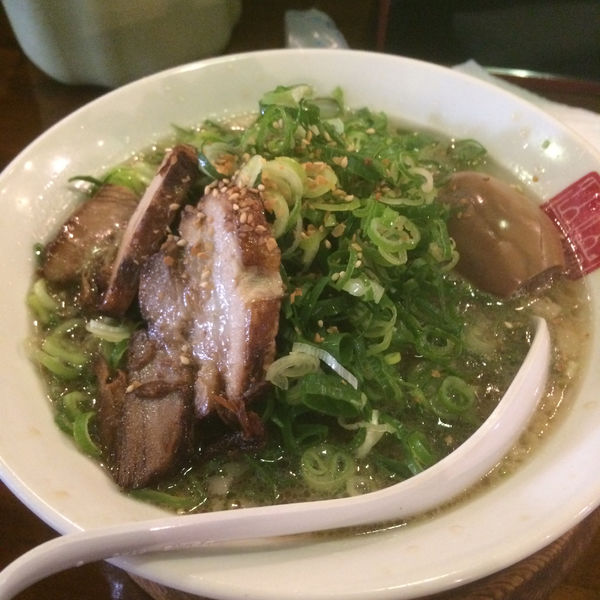 「とんこつしょう油らーめん」@山神山人 西明石店の写真