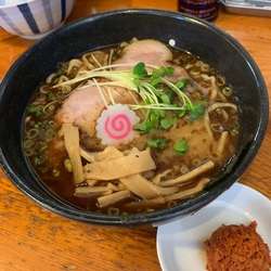 ラーメン 800円　辛肉 80円