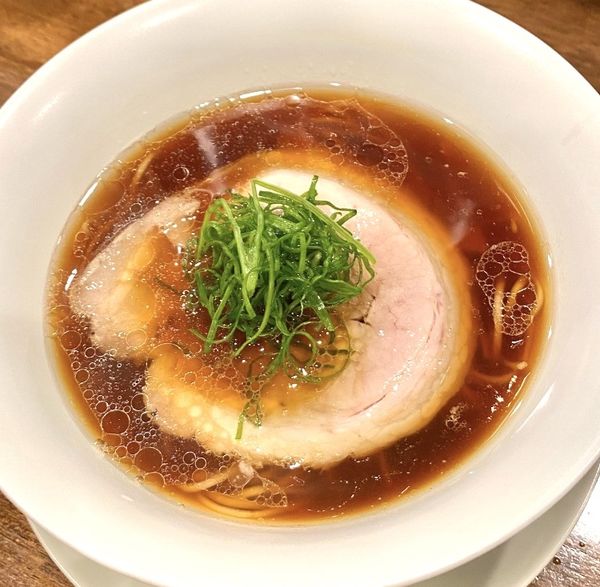 「醤油拉麺(900円)」@創作麺工房 鳴龍の写真