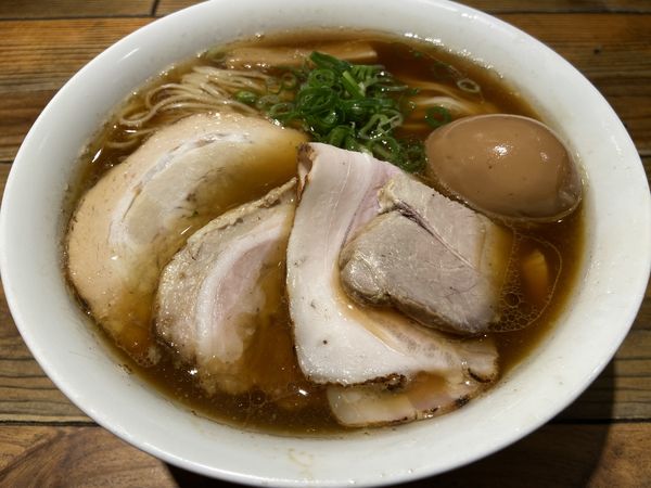 「特製中華そば　大　醤油」@松戸中華そば 富田食堂の写真