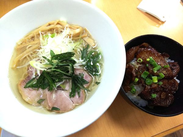 「鶏塩＋とり皮丼　770＋350円」@麺蔵 あつおの写真
