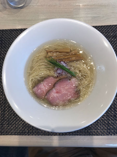 「宍道湖しじみ中華蕎麦・塩  850円」@宍道湖しじみ中華蕎麦 琥珀 東京本店の写真
