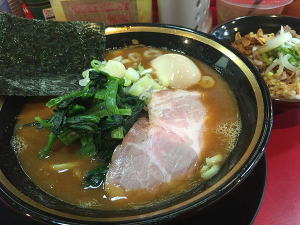 「【限定】丿貫コラボ 車海老豚骨＋半賄い飯」@家系ラーメン とらきち家の写真