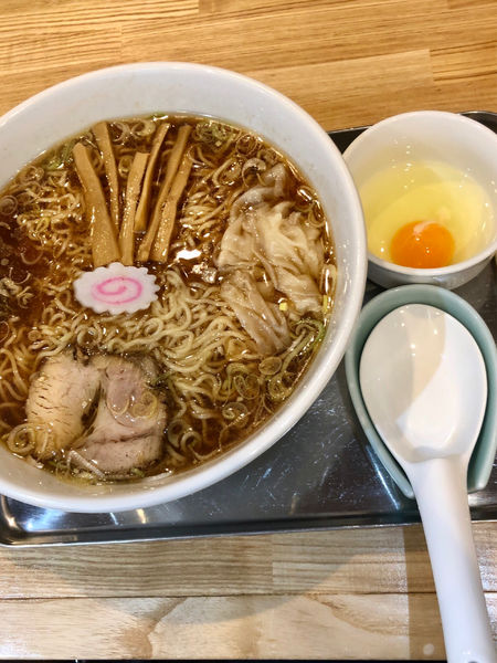 「中華麺大盛1020円生卵60円ワンタン120円」@三鷹大勝軒の写真