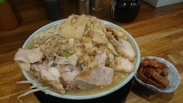 「チャーシューW・大盛り・メンマ(ヤサイアブラ)￥１２８０」@ラーメン盛太郎の写真