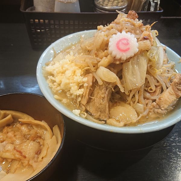 「豚増しラーメン1150円(野菜ニンニク)アブラメンマ150円」@自家製麺 No11の写真