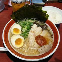 赤とんこつスペシャルらーめん  830えん税抜き