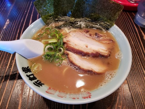 「醤油らーめん（バリカタ」@横浜家系元町家の写真