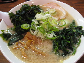 「わかめラーメン＋中盛り」@麺屋 亥龍の写真