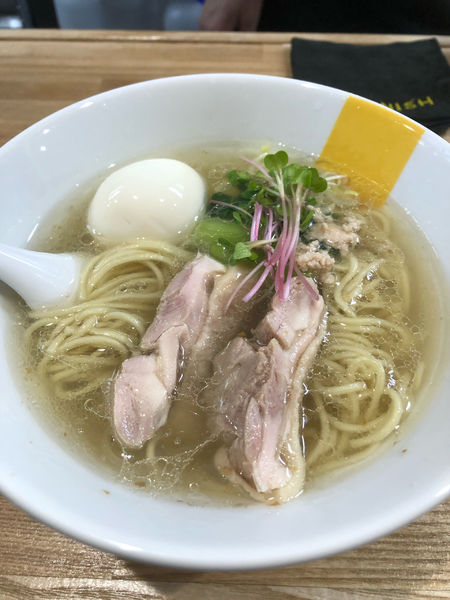 「塩生姜らー麺味玉入り」@塩生姜らー麺専門店 MANNISH 亀戸店の写真
