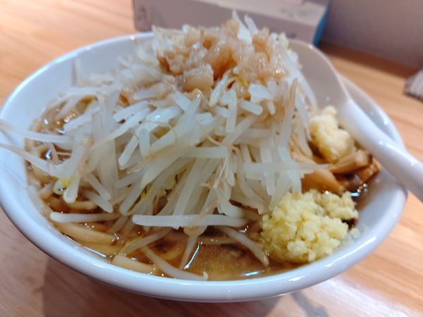 「810ラーメン(並盛・200g・全部普通)810円」@麺屋810の写真