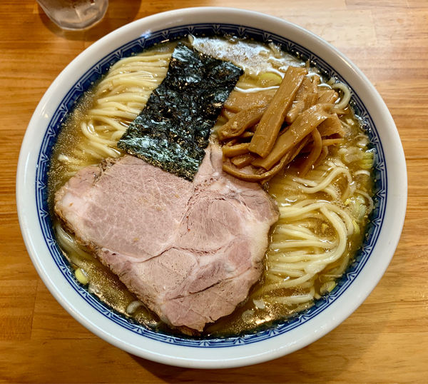 「新・塩ラーメン（中盛）」@自家製中華そば としおかの写真