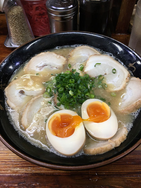 「チャー玉ラーメン」@博多とんこつラーメン わ蔵 歌舞伎町店の写真