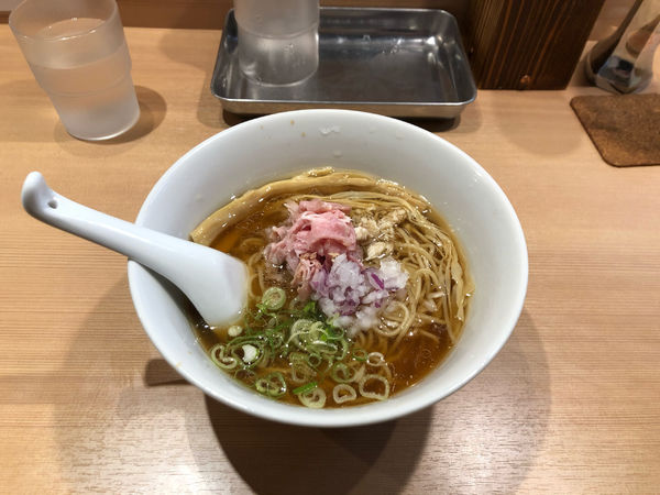 「醤油らぁ麺」@らぁ麺 鳳仙花の写真
