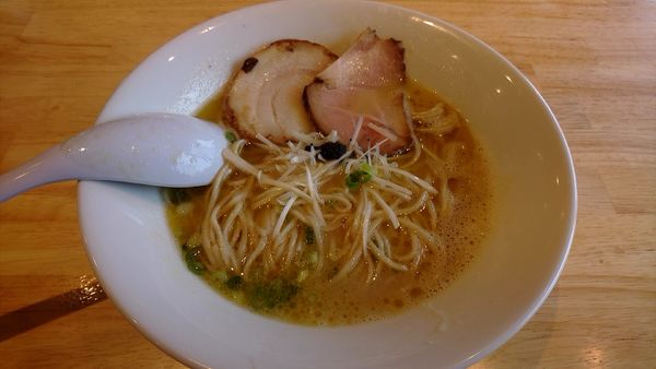 「オリーブ薫る鯛白湯　850円」@中華そば 貴将の写真