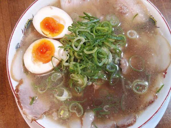 「チャーシュー麺＋煮玉子」@本家 第一旭 新宿店の写真