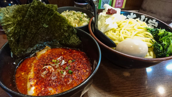 「限定/赤いとき卵つけ麺+ネギめし+他」@ラーメン 大山家 昭島店の写真