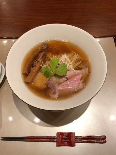 「醤油らぁ麺！」@麺 紡木の写真