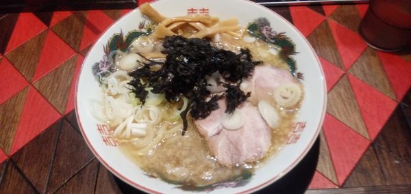 「背脂煮干ラーメン」@オールドラーメンショップ 逆流の写真
