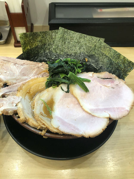 「裏むさチャーシュー特選1200円」@横浜ラーメン 裏武蔵家 西千葉本店の写真