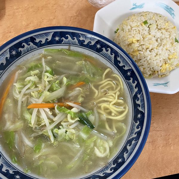 「半タンメン＋半チャーハン」@珍來 越谷店の写真